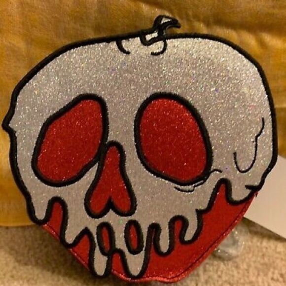 DANIELLE NICOLE SNOW WHITE ONE BITE POISON APPLE CROSSBODY BAG NWT - Picture 2 of 7